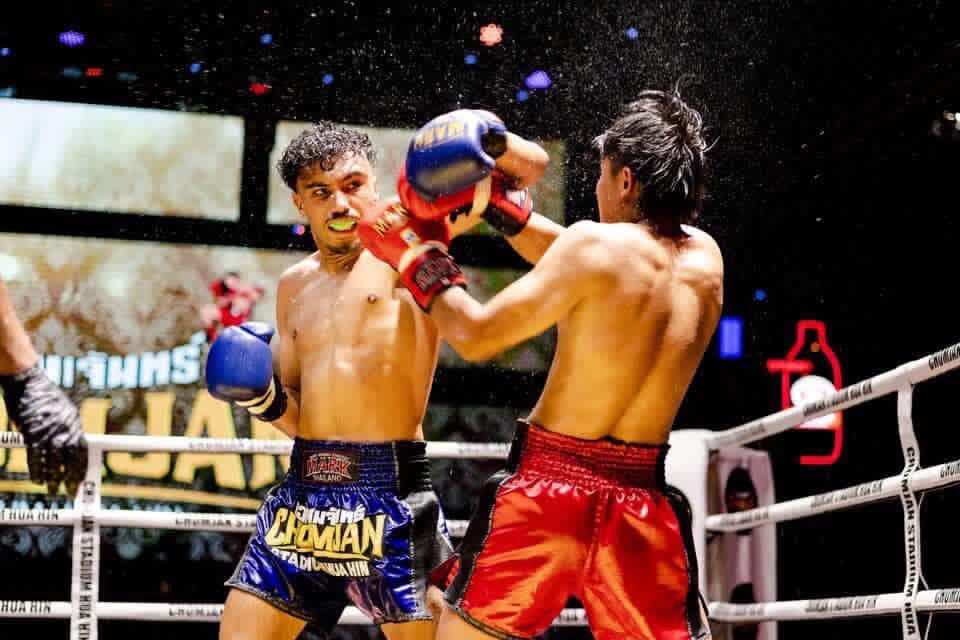 Entraîneur de Muay Thai au camp en Thaïlande Adam